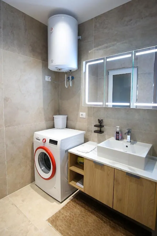 Vlorë La La Marina Wave Suites 0*,  אלבניה