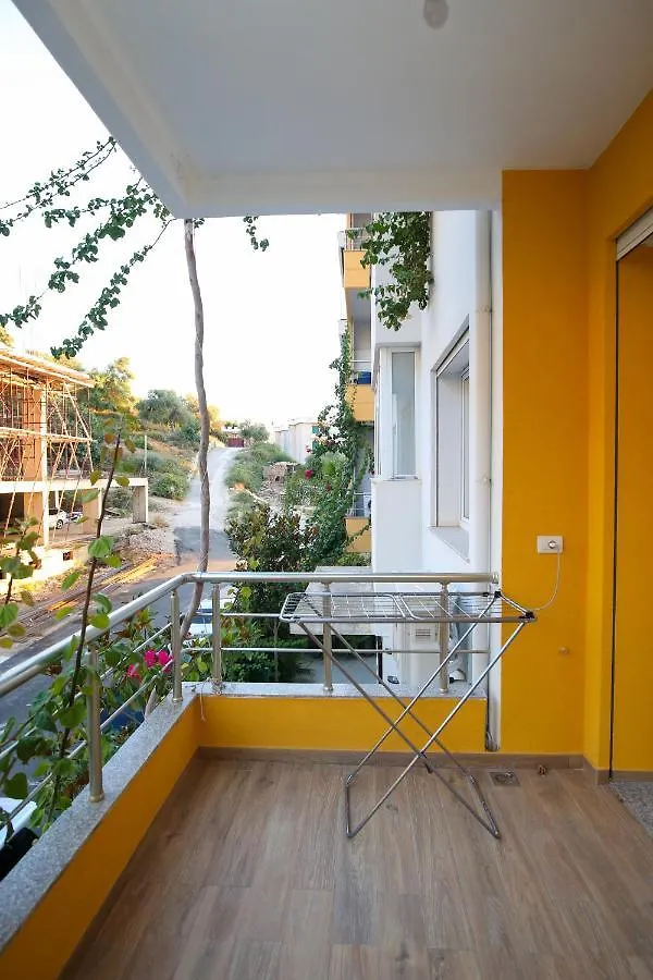 Vlorë La La Marina Wave Suites 0*,  אלבניה